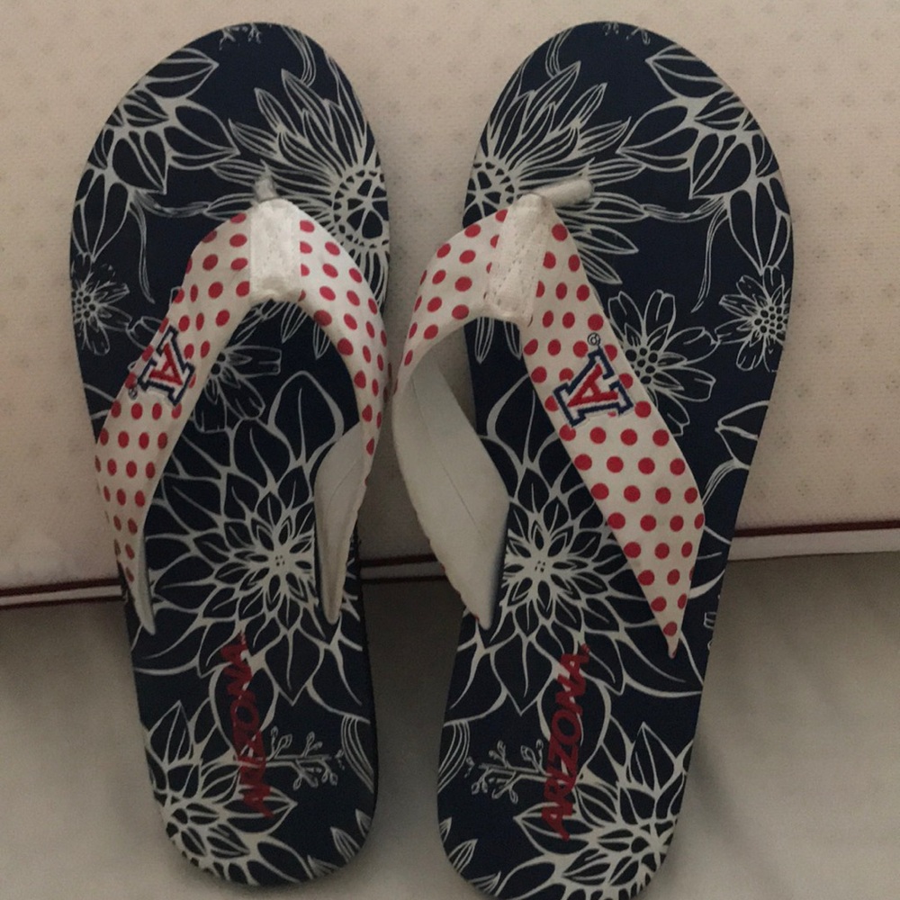 Uofa Sandals